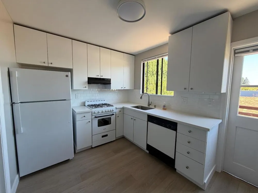 200 Anita Road #2 Burlingame, CA 94010