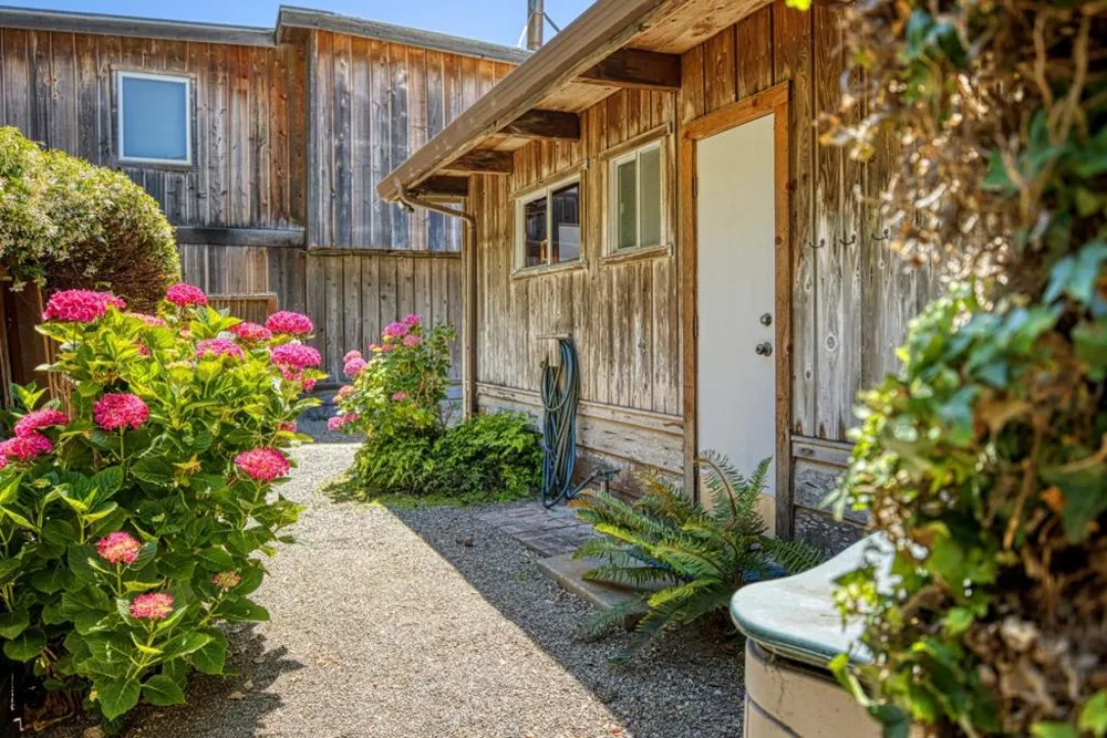 16 Potbelly Beach Road Aptos, CA 95003