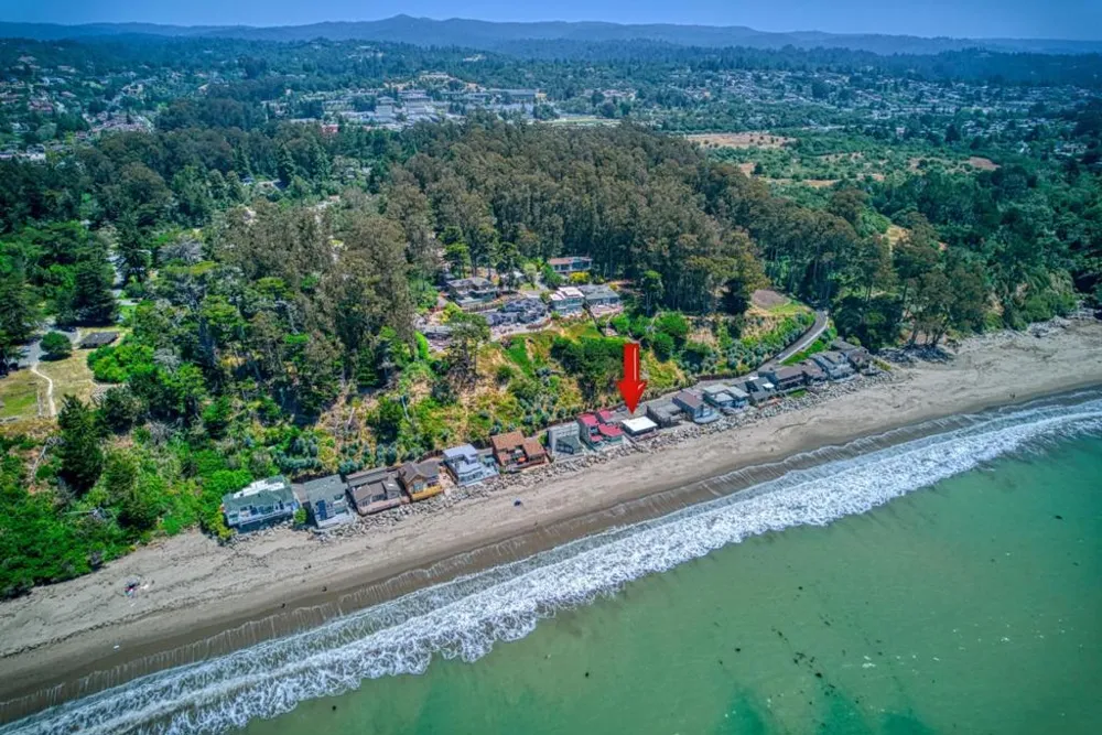 16 Potbelly Beach Road Aptos, CA 95003