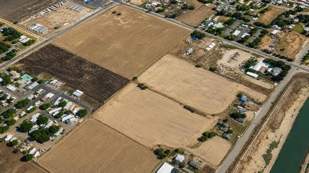 1367 Marks Avenue Fresno, CA 93722