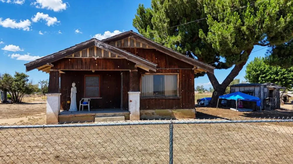 1367 Marks Avenue Fresno, CA 93722