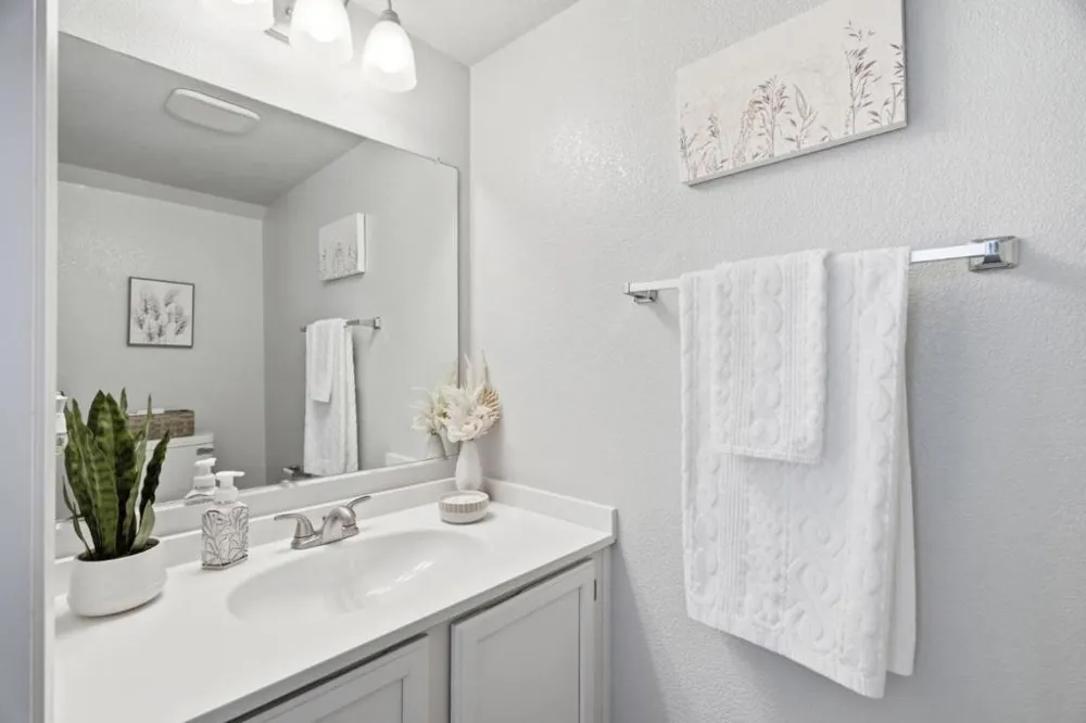 251 Gibson Drive #E-54 Hollister, CA 95023