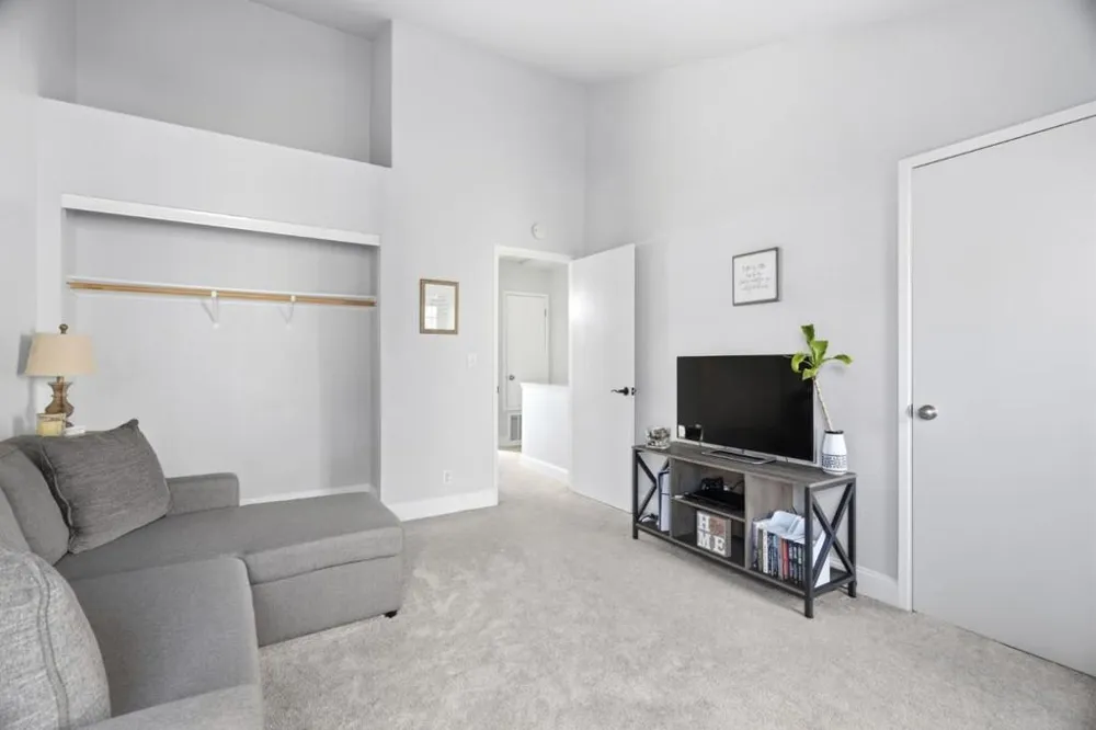 251 Gibson Drive #E-54 Hollister, CA 95023