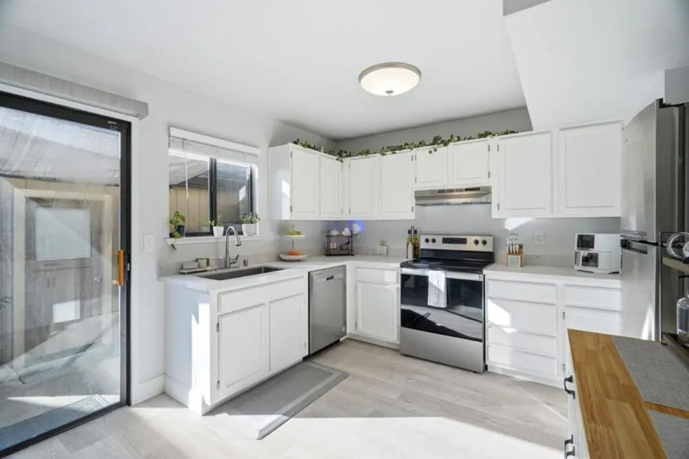251 Gibson Drive #E-54 Hollister, CA 95023