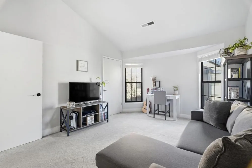 251 Gibson Drive #E-54 Hollister, CA 95023