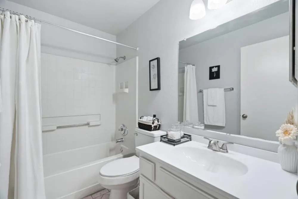 251 Gibson Drive #E-54 Hollister, CA 95023