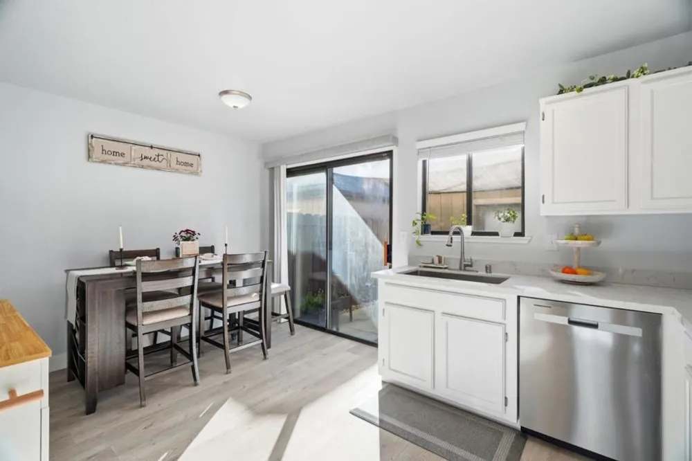 251 Gibson Drive #E-54 Hollister, CA 95023