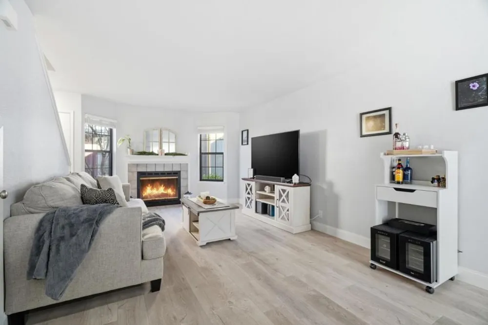251 Gibson Drive #E-54 Hollister, CA 95023