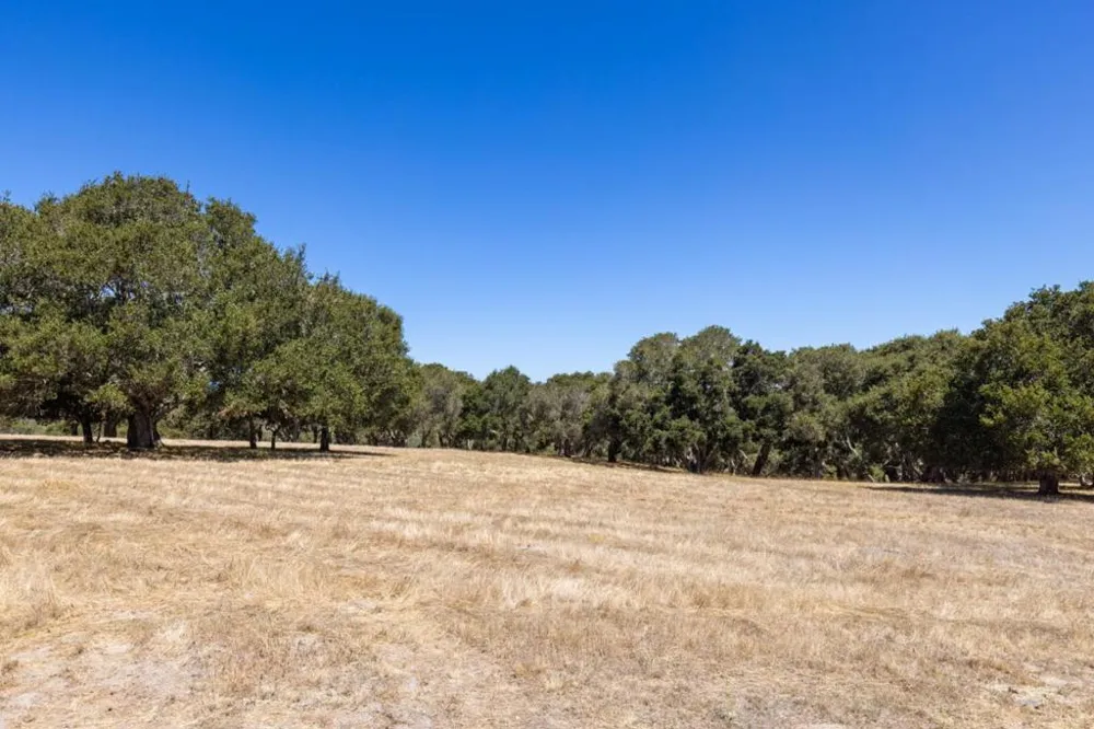 8170 Manjares Monterey, CA 93940