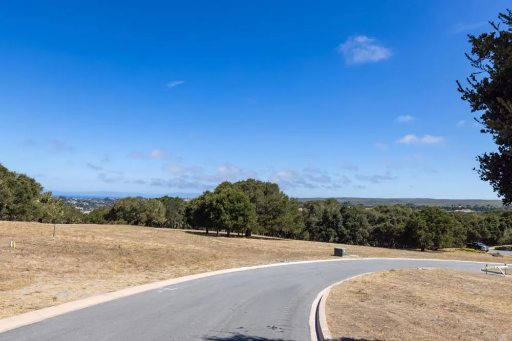 8170 Manjares Monterey, CA 93940