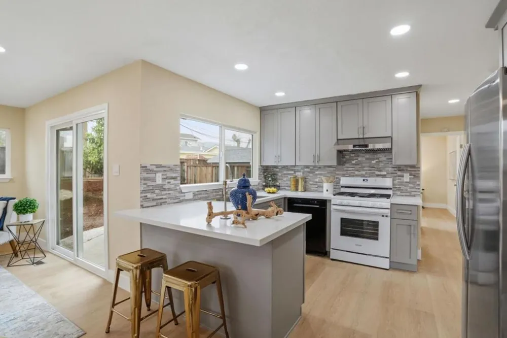 2074 Ashwood Lane San Jose, CA 95132