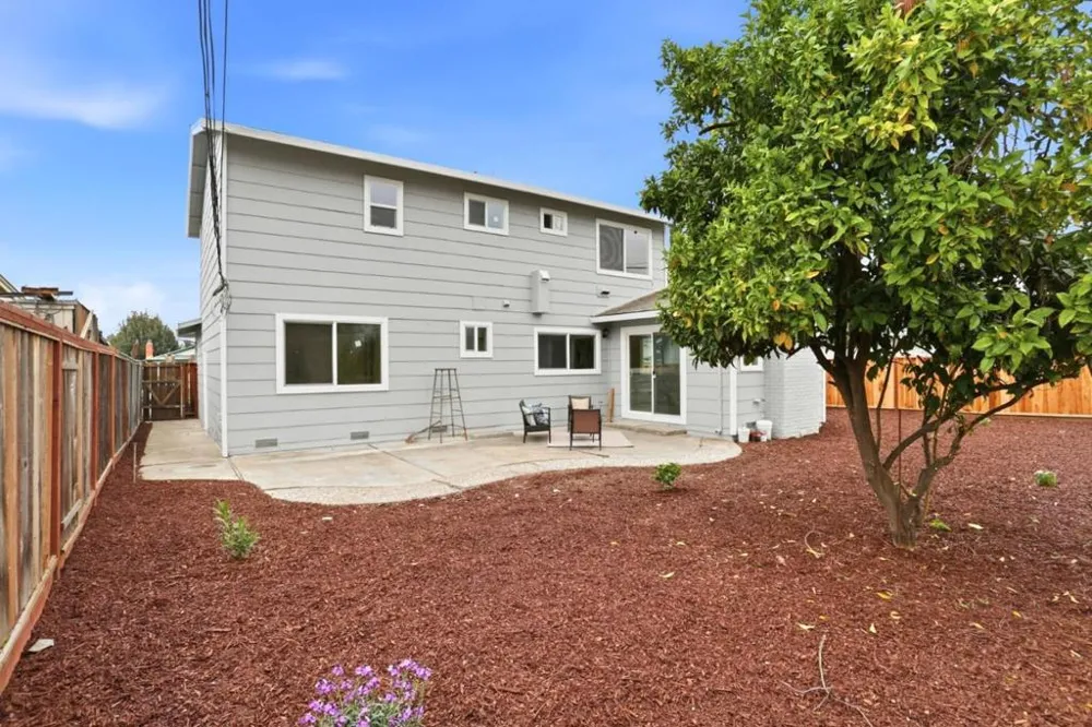 2074 Ashwood Lane San Jose, CA 95132