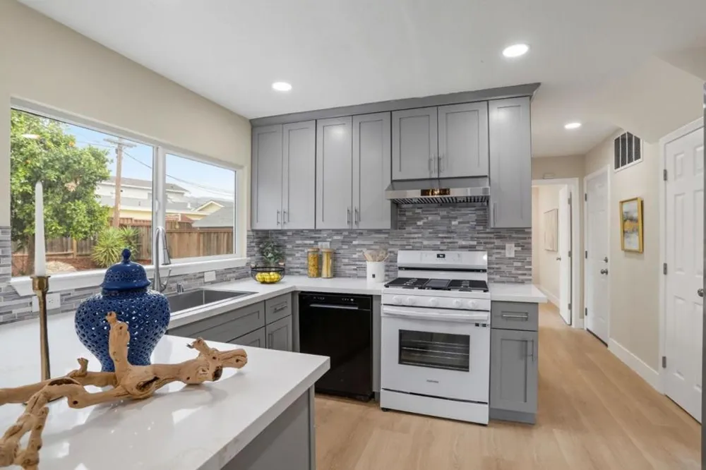 2074 Ashwood Lane San Jose, CA 95132