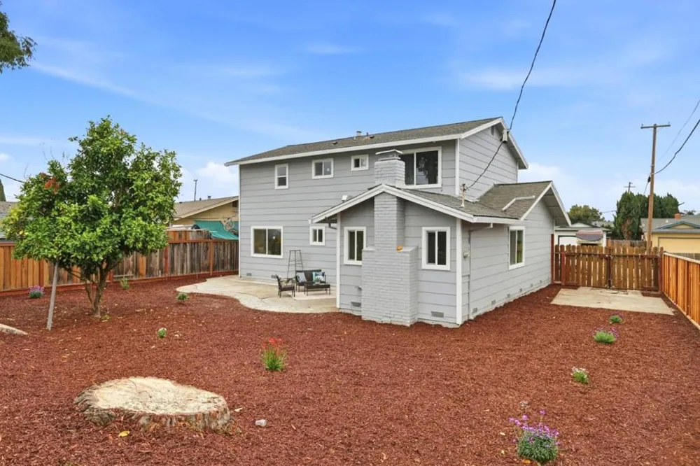 2074 Ashwood Lane San Jose, CA 95132
