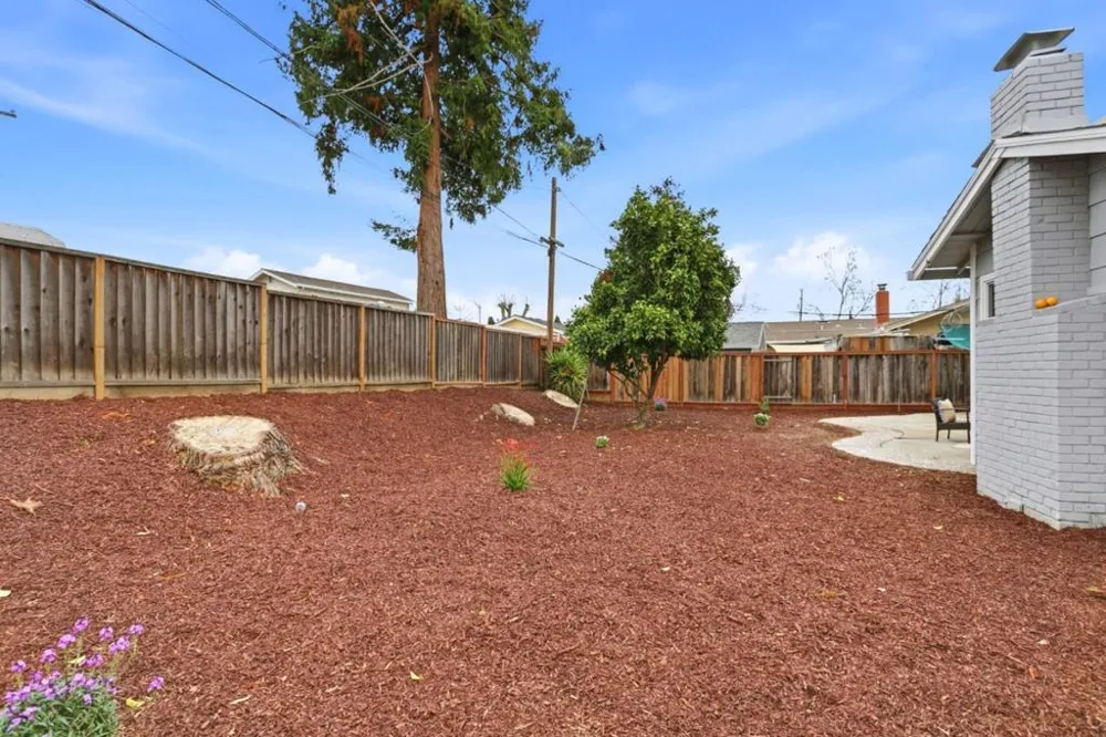 2074 Ashwood Lane San Jose, CA 95132