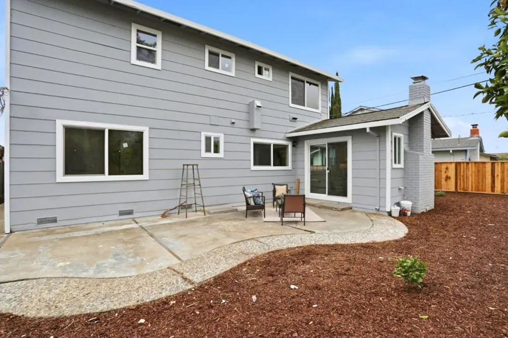 2074 Ashwood Lane San Jose, CA 95132