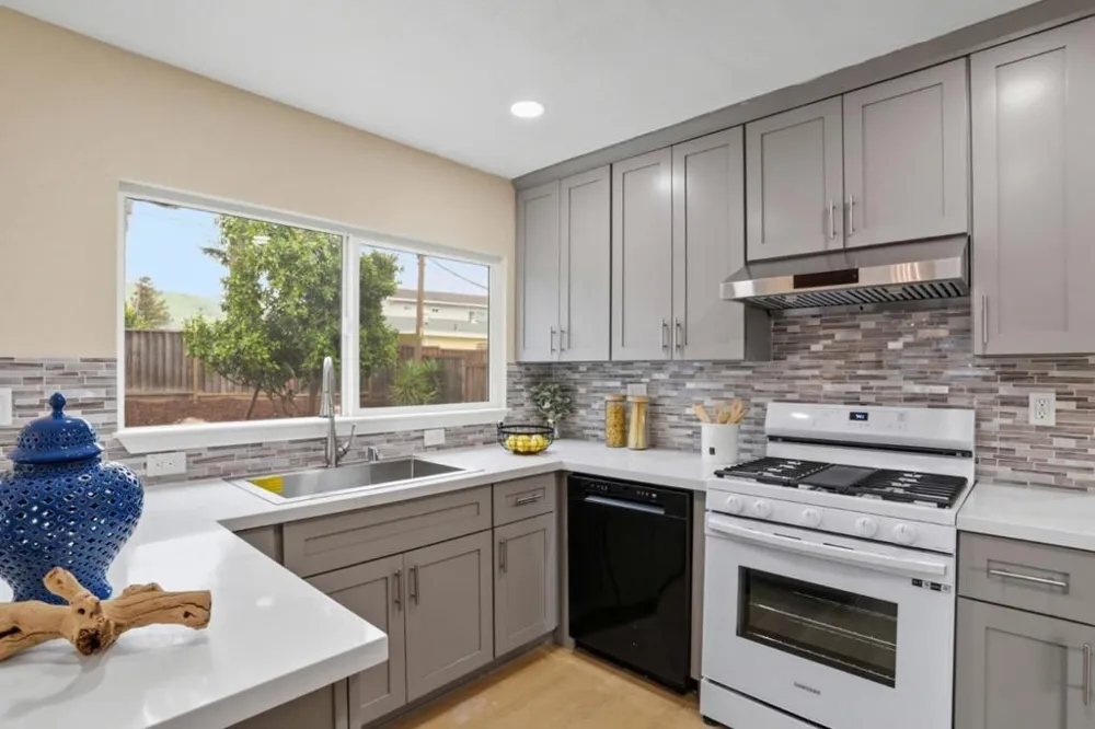 2074 Ashwood Lane San Jose, CA 95132