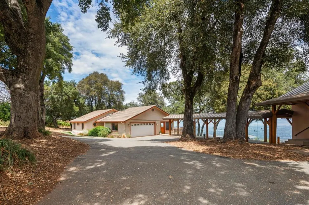 15060 Montebello Road Cupertino, CA 95014