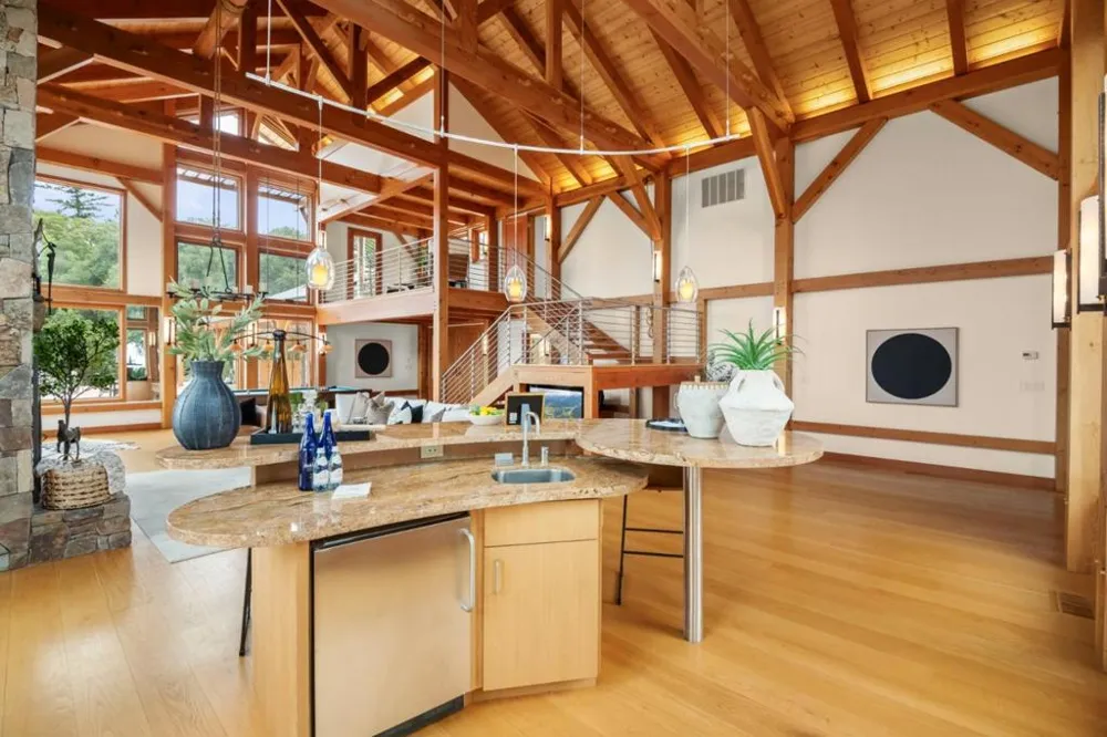 15060 Montebello Road Cupertino, CA 95014