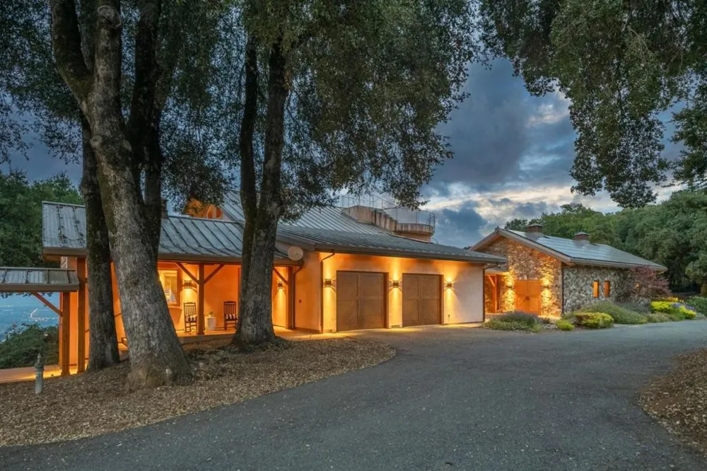 15060 Montebello Road Cupertino, CA 95014