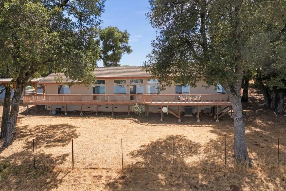 15060 Montebello Road Cupertino, CA 95014