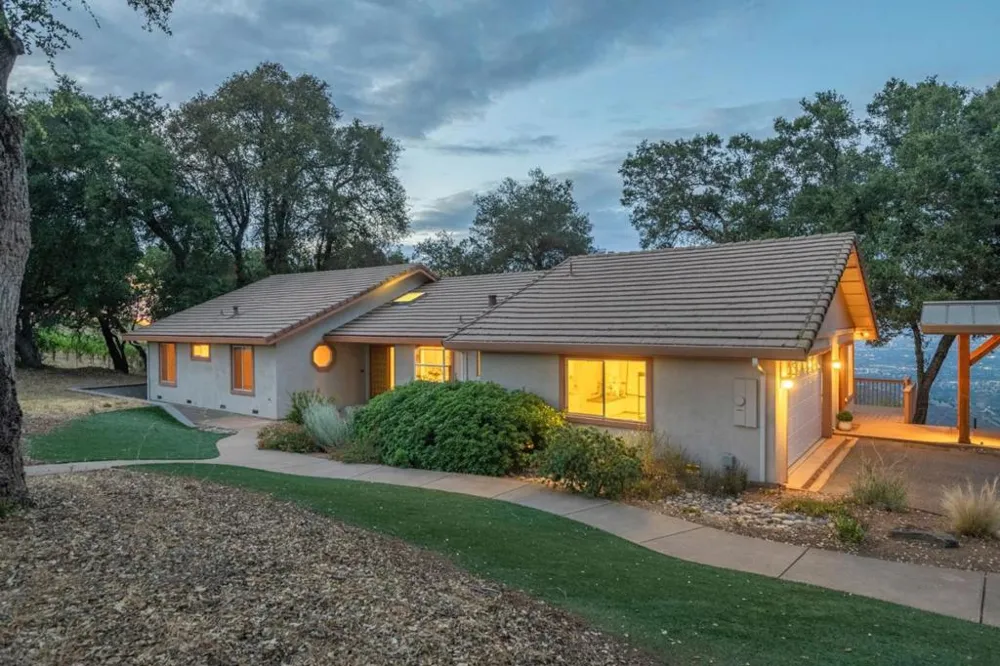 15060 Montebello Road Cupertino, CA 95014