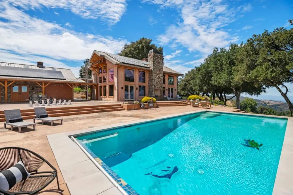 15060 Montebello Road Cupertino, CA 95014
