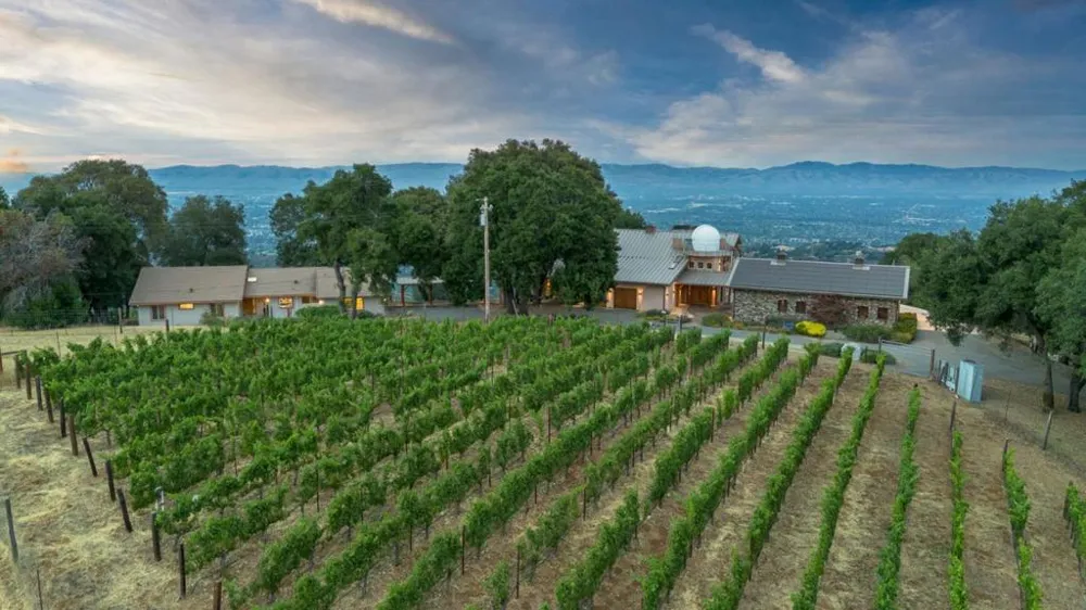 15060 Montebello Road Cupertino, CA 95014