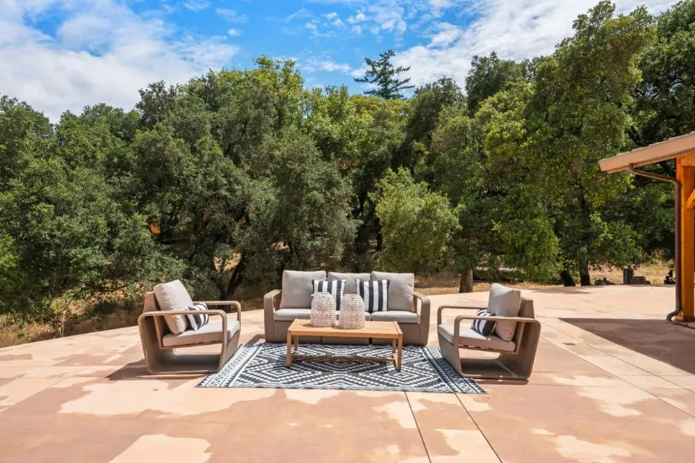 15060 Montebello Road Cupertino, CA 95014