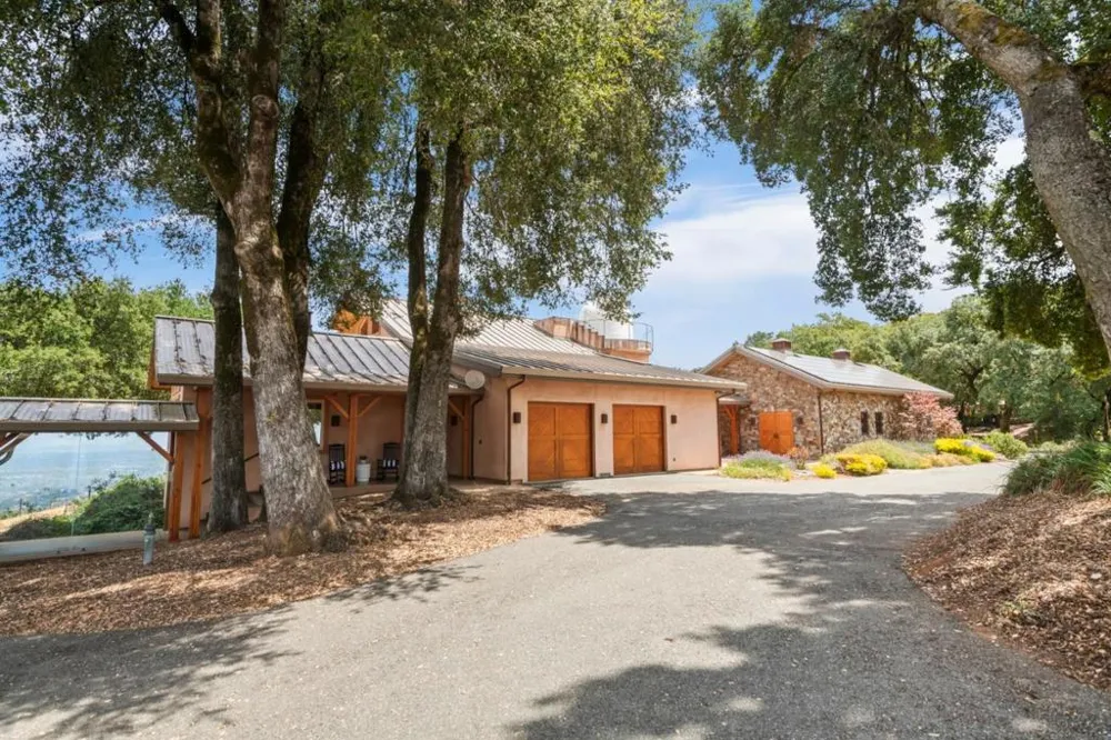 15060 Montebello Road Cupertino, CA 95014
