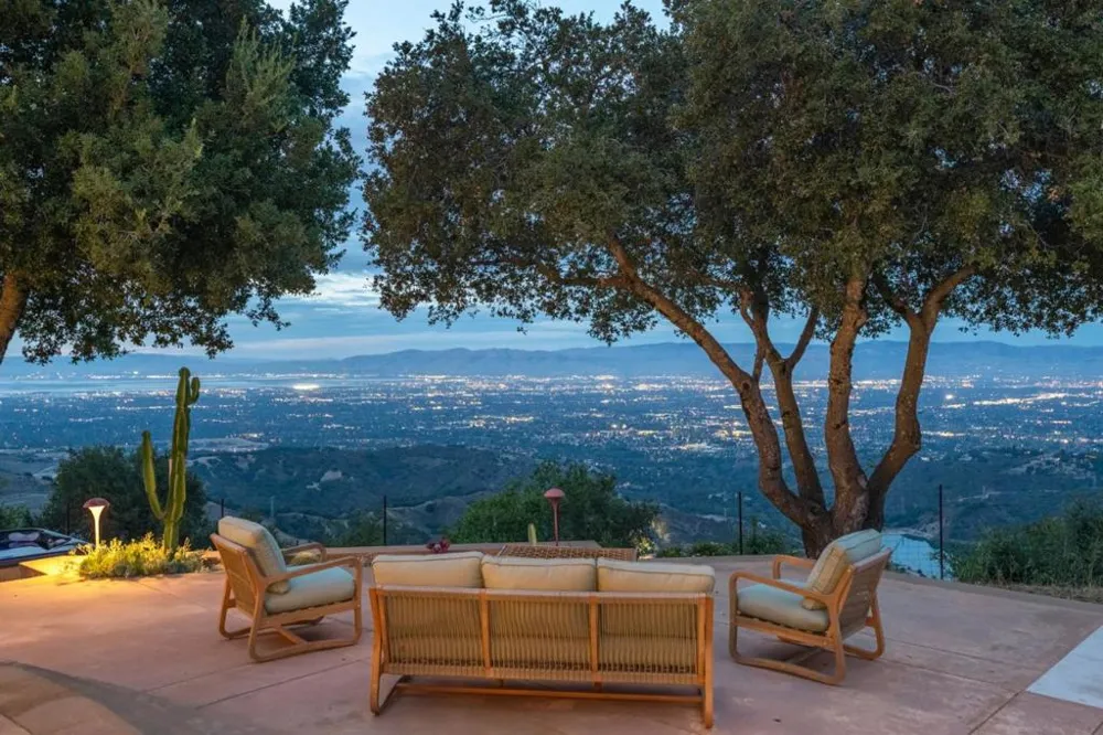 15060 Montebello Road Cupertino, CA 95014