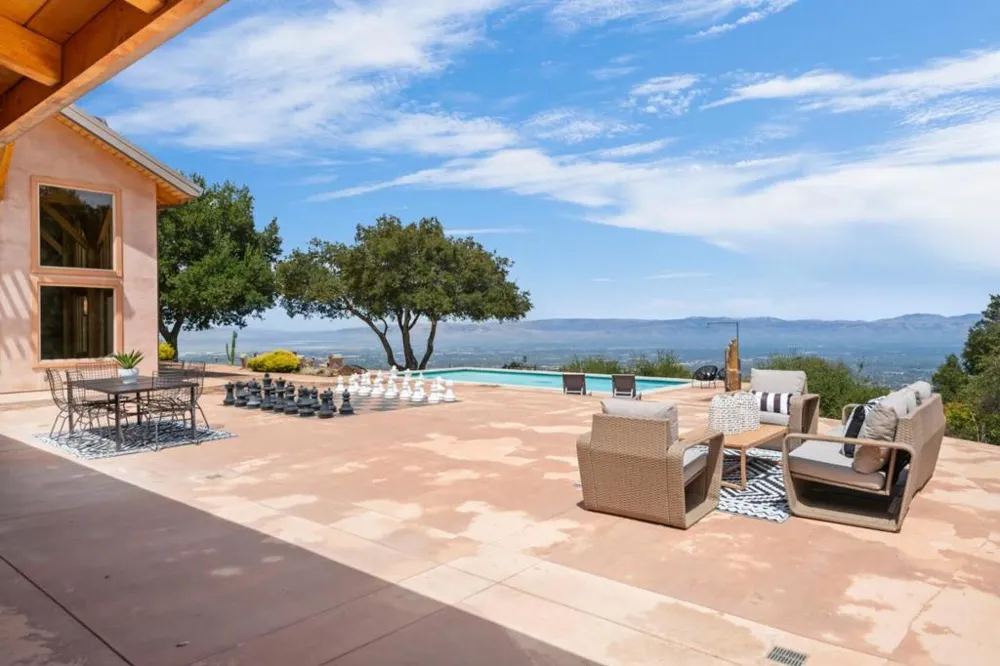 15060 Montebello Road Cupertino, CA 95014