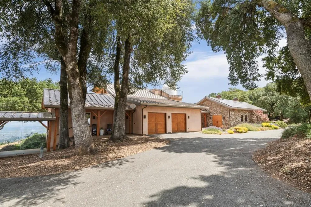 15060 Montebello Road Cupertino, CA 95014
