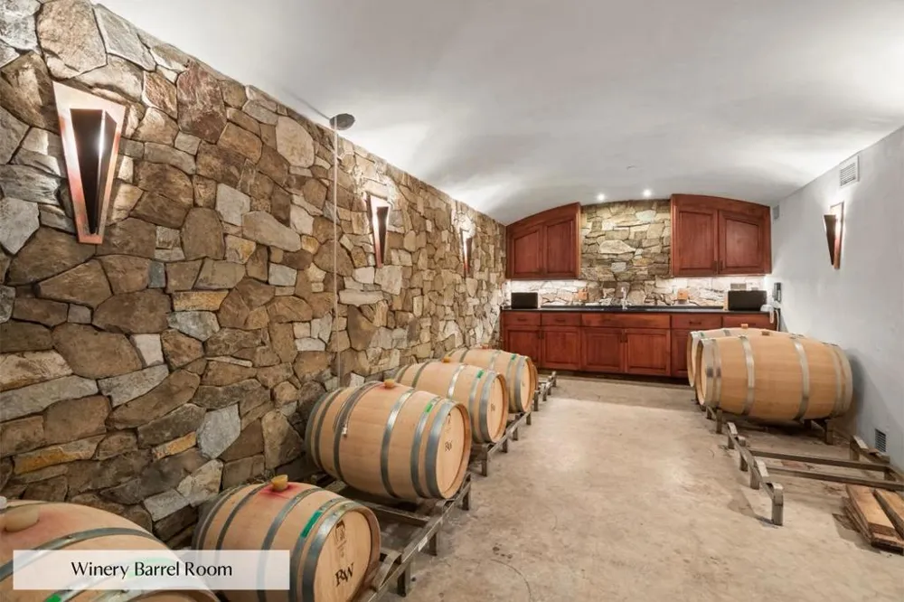 15060 Montebello Road Cupertino, CA 95014