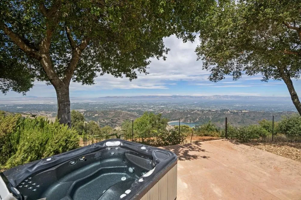 15060 Montebello Road Cupertino, CA 95014