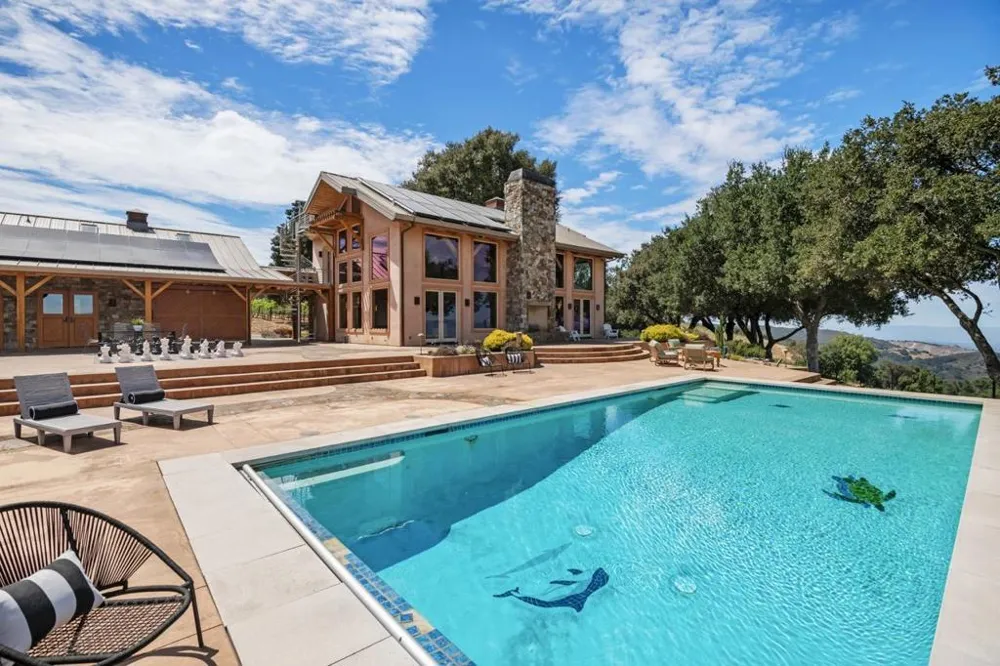 15060 Montebello Road Cupertino, CA 95014