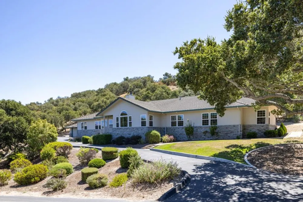 28951 Falcon Ridge Salinas, CA 93908