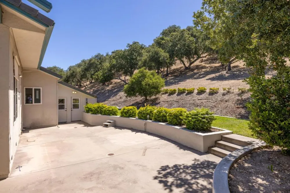 28951 Falcon Ridge Salinas, CA 93908