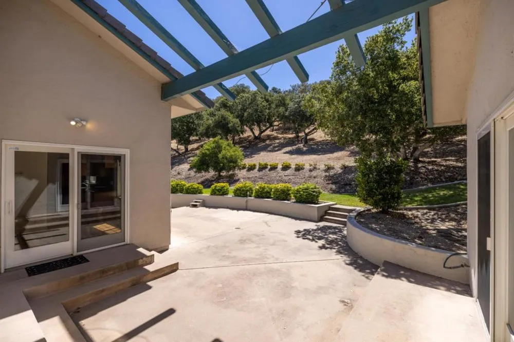 28951 Falcon Ridge Salinas, CA 93908