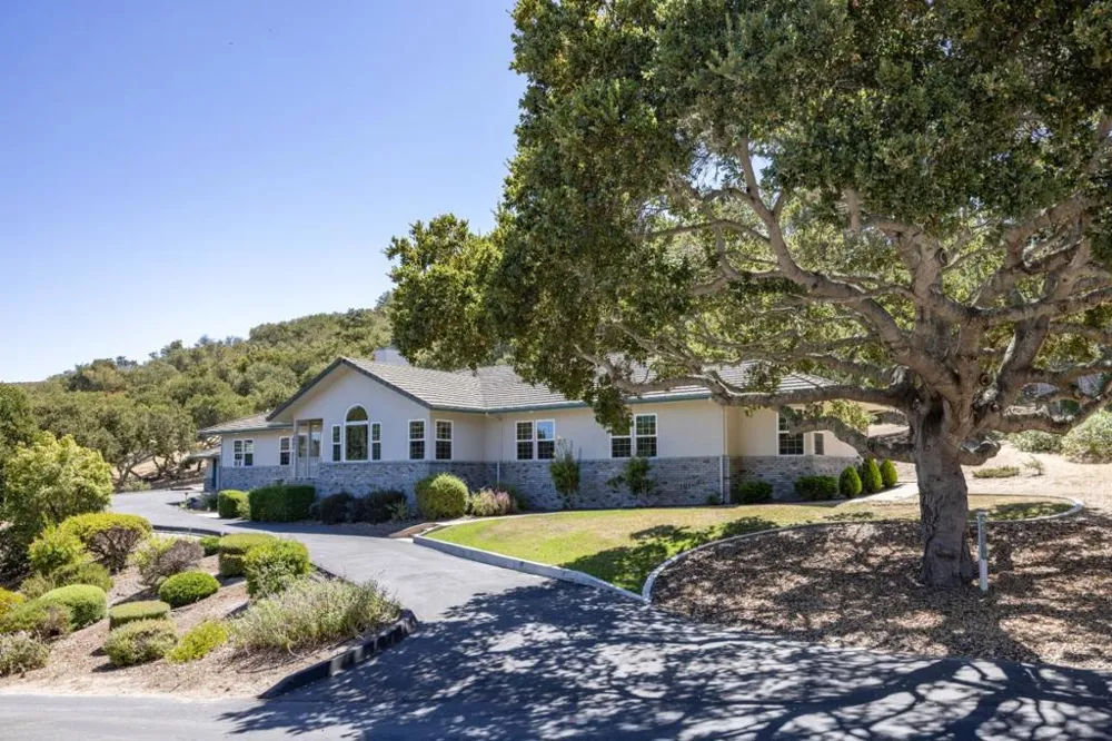 28951 Falcon Ridge Salinas, CA 93908
