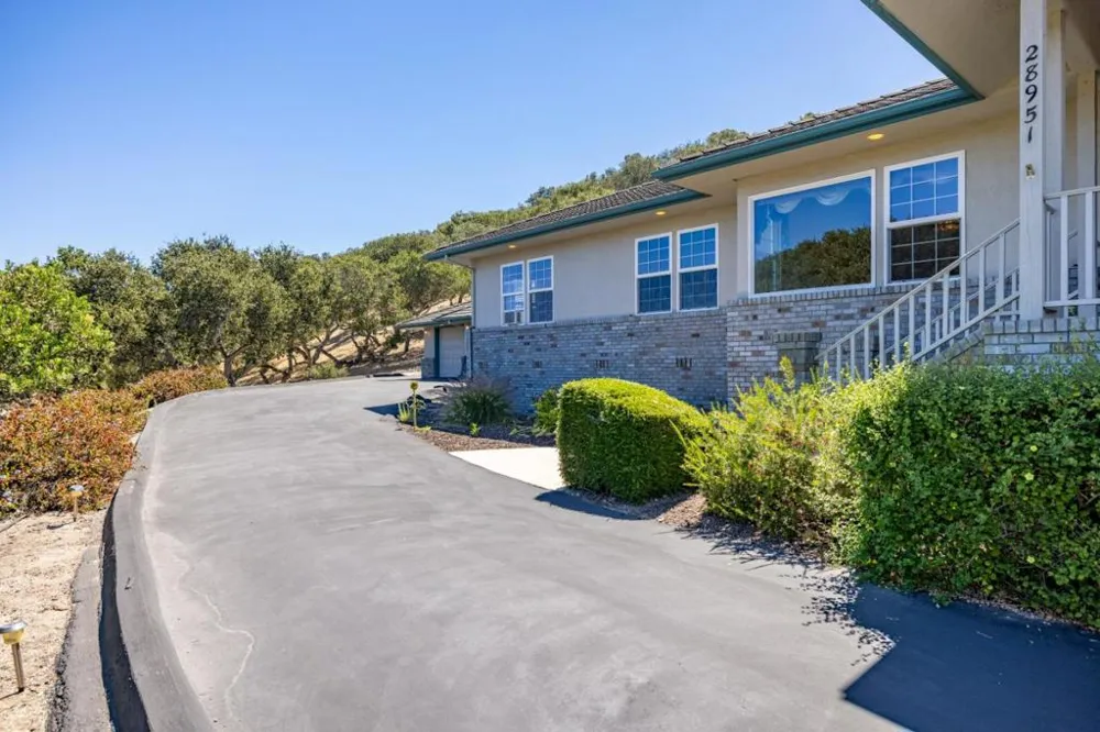 28951 Falcon Ridge Salinas, CA 93908