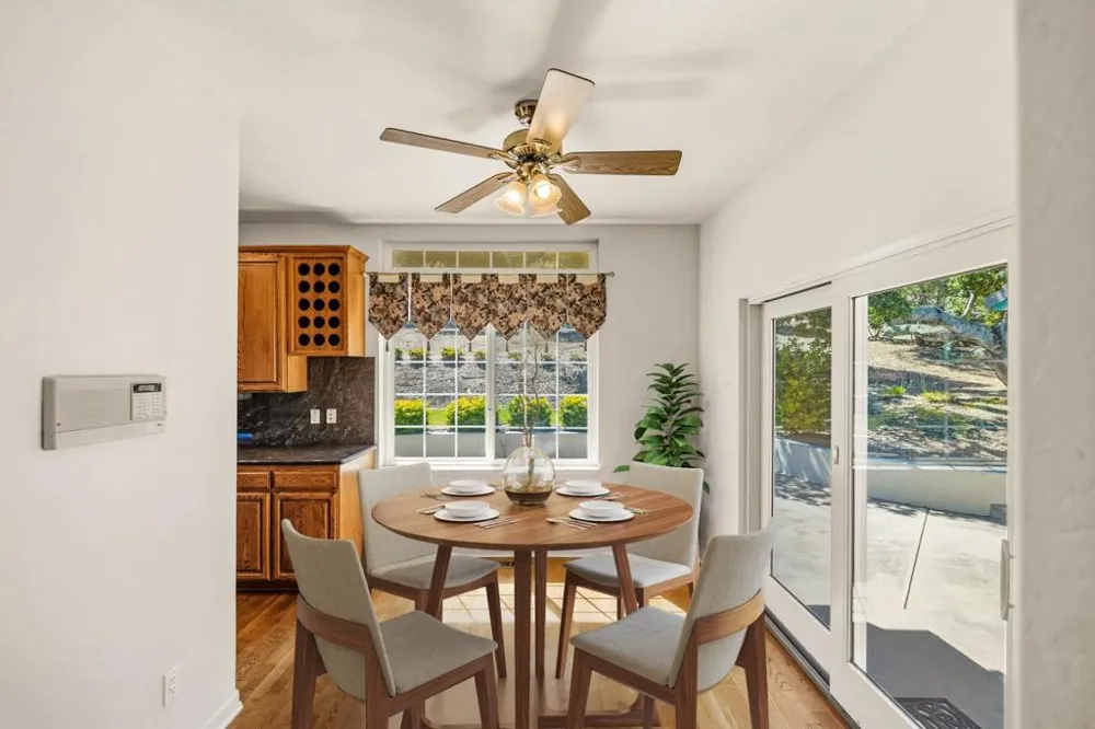 28951 Falcon Ridge Salinas, CA 93908