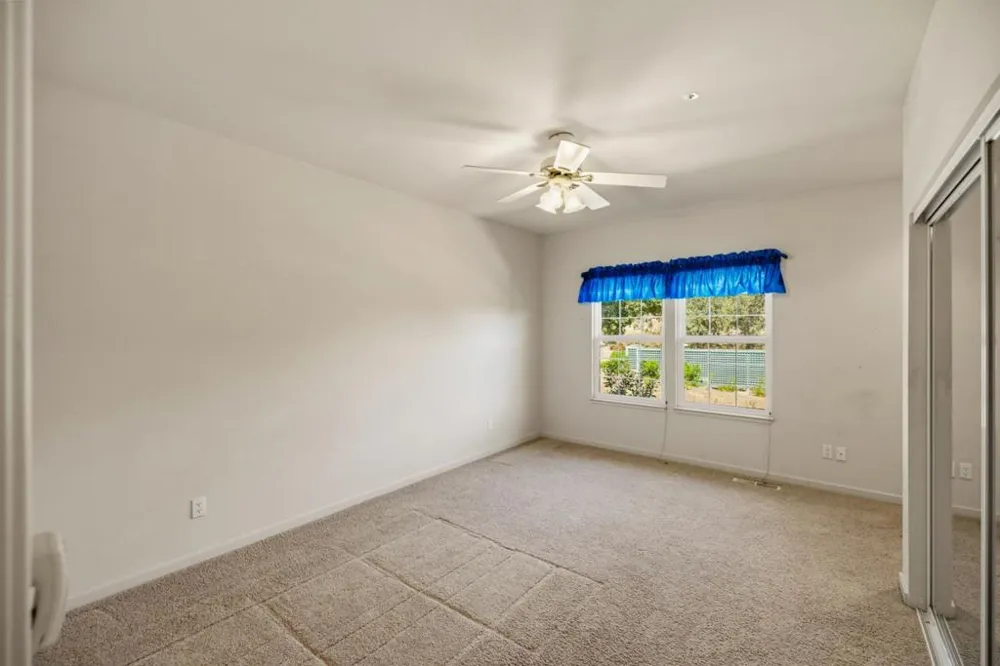 28951 Falcon Ridge Salinas, CA 93908
