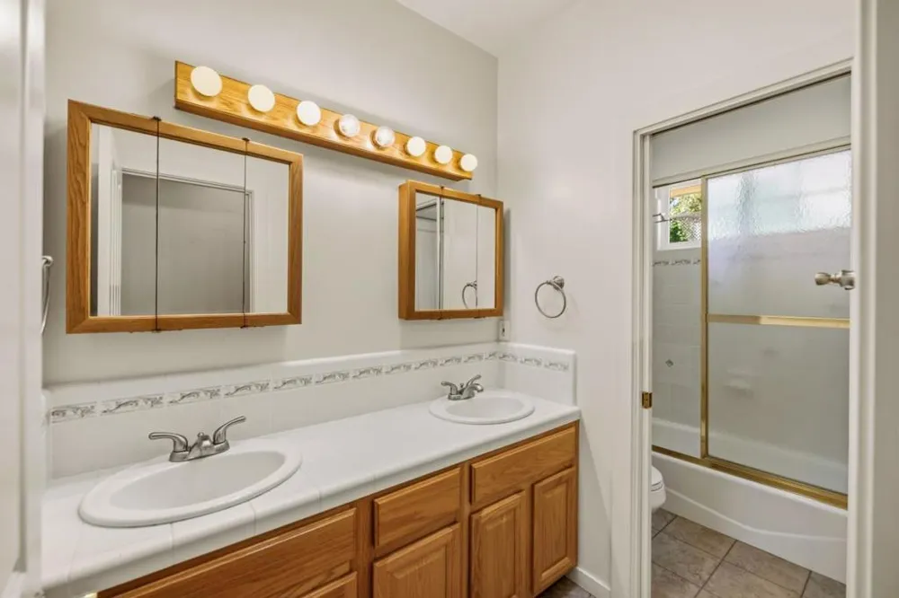 28951 Falcon Ridge Salinas, CA 93908