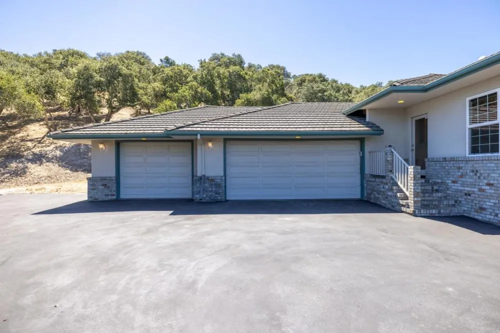 28951 Falcon Ridge Salinas, CA 93908