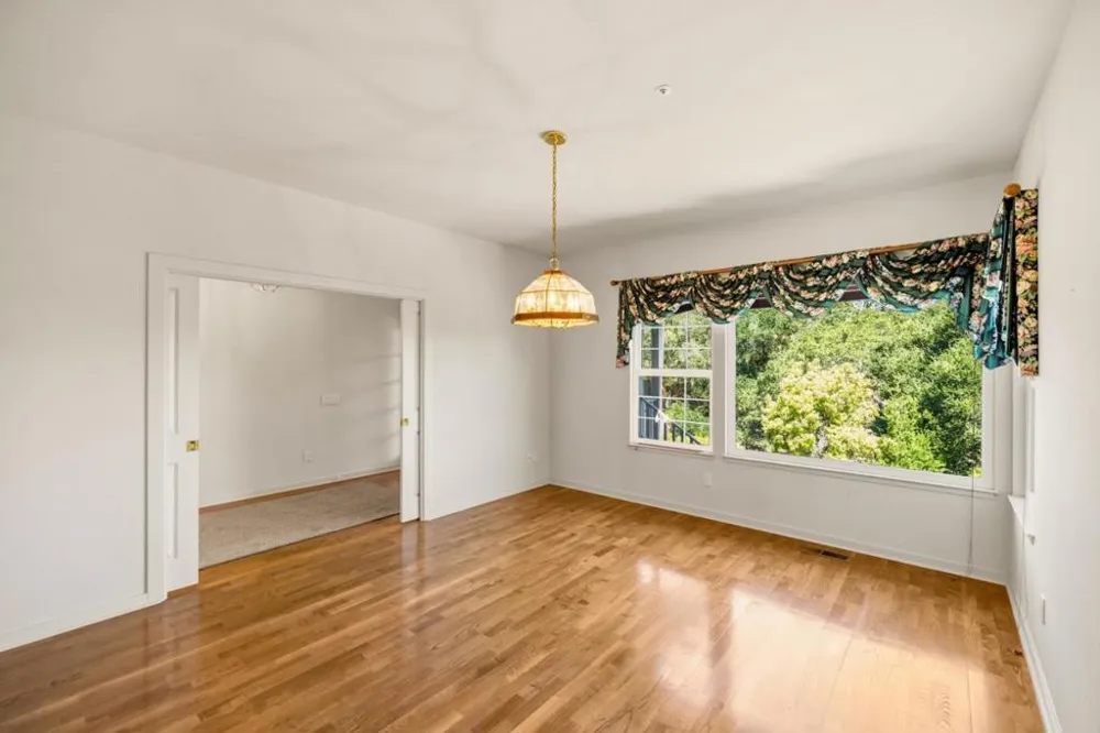 28951 Falcon Ridge Salinas, CA 93908