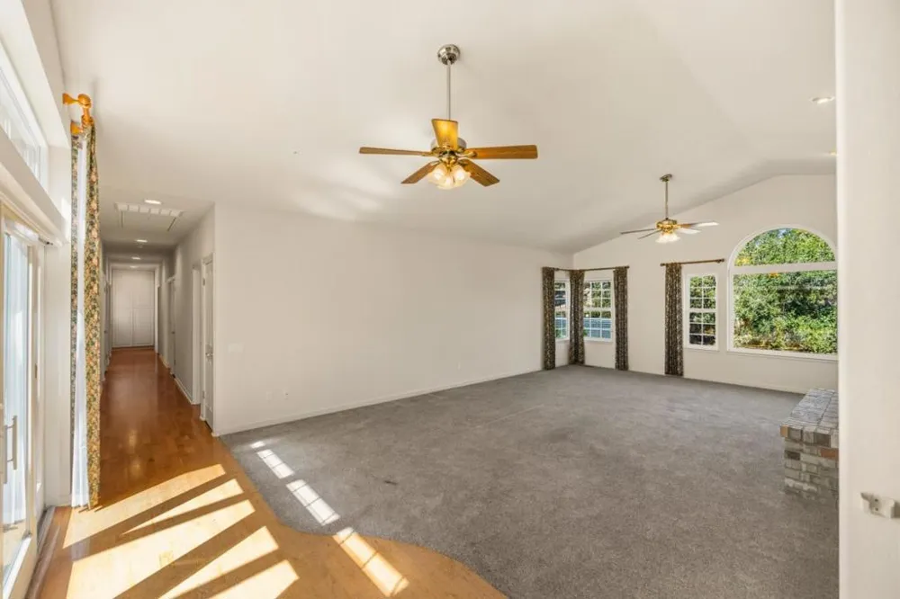 28951 Falcon Ridge Salinas, CA 93908