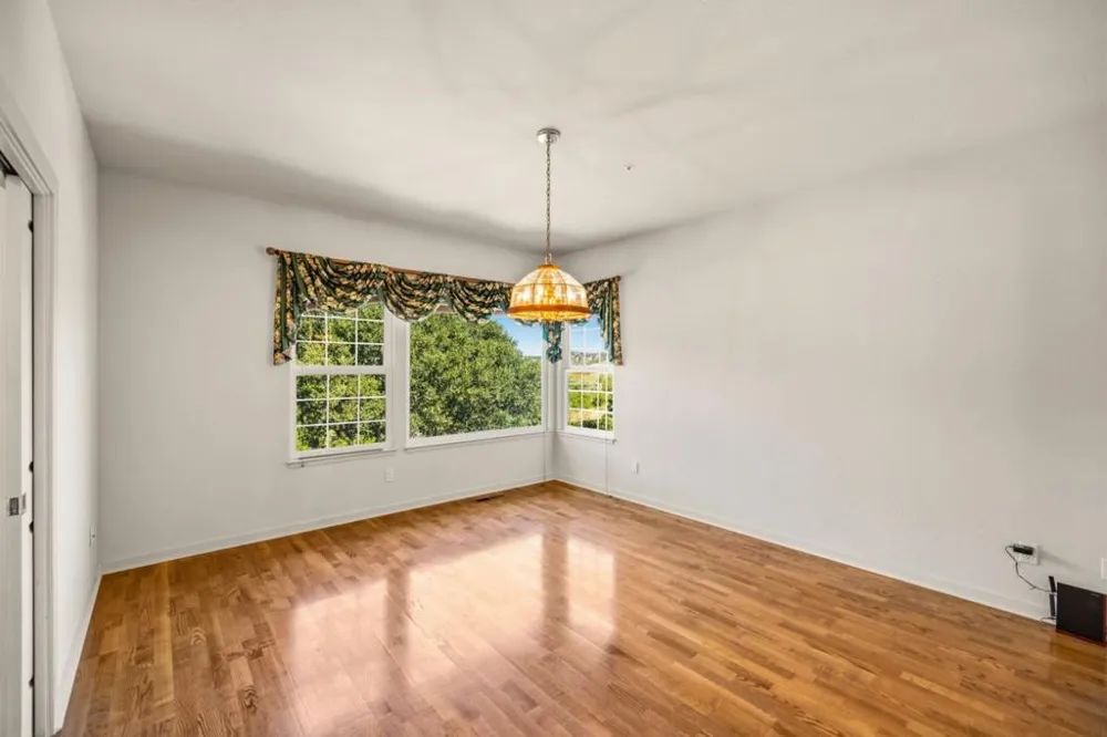 28951 Falcon Ridge Salinas, CA 93908