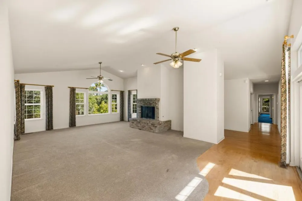 28951 Falcon Ridge Salinas, CA 93908