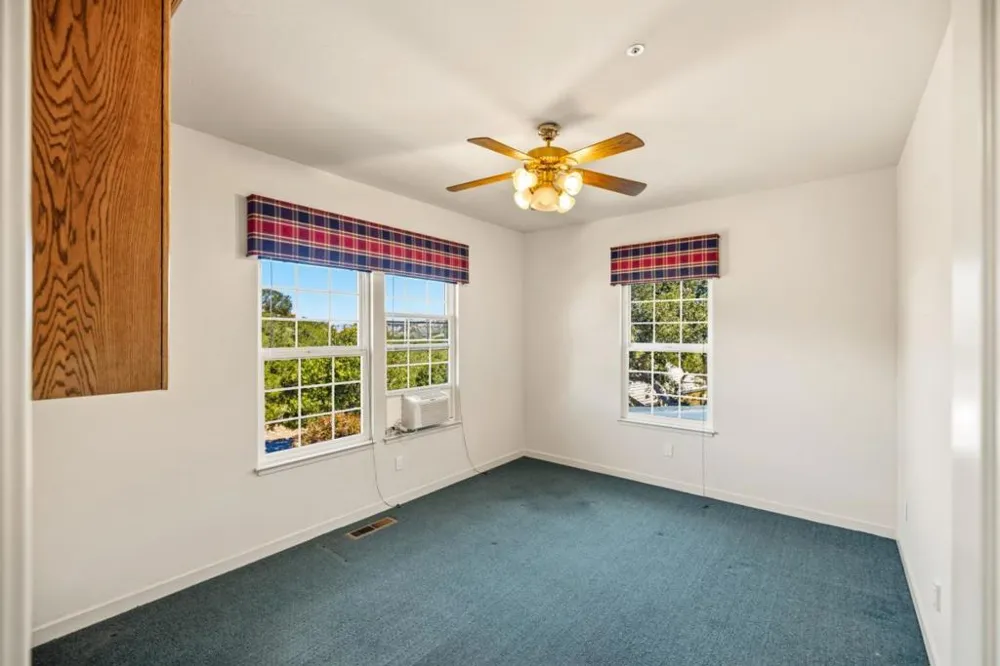 28951 Falcon Ridge Salinas, CA 93908